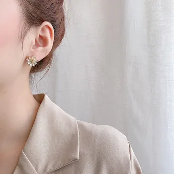 Малката Маргаритка цвете ухото Родословни елегантни дамски свежи и красиви обеци 2020 нов стил, мода лято Южна Корея онлайн Celebrit 1031